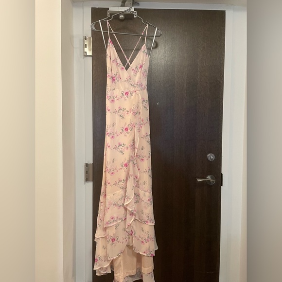 BNWT lulus floral floor length ruffled dress - Picture 2 of 8